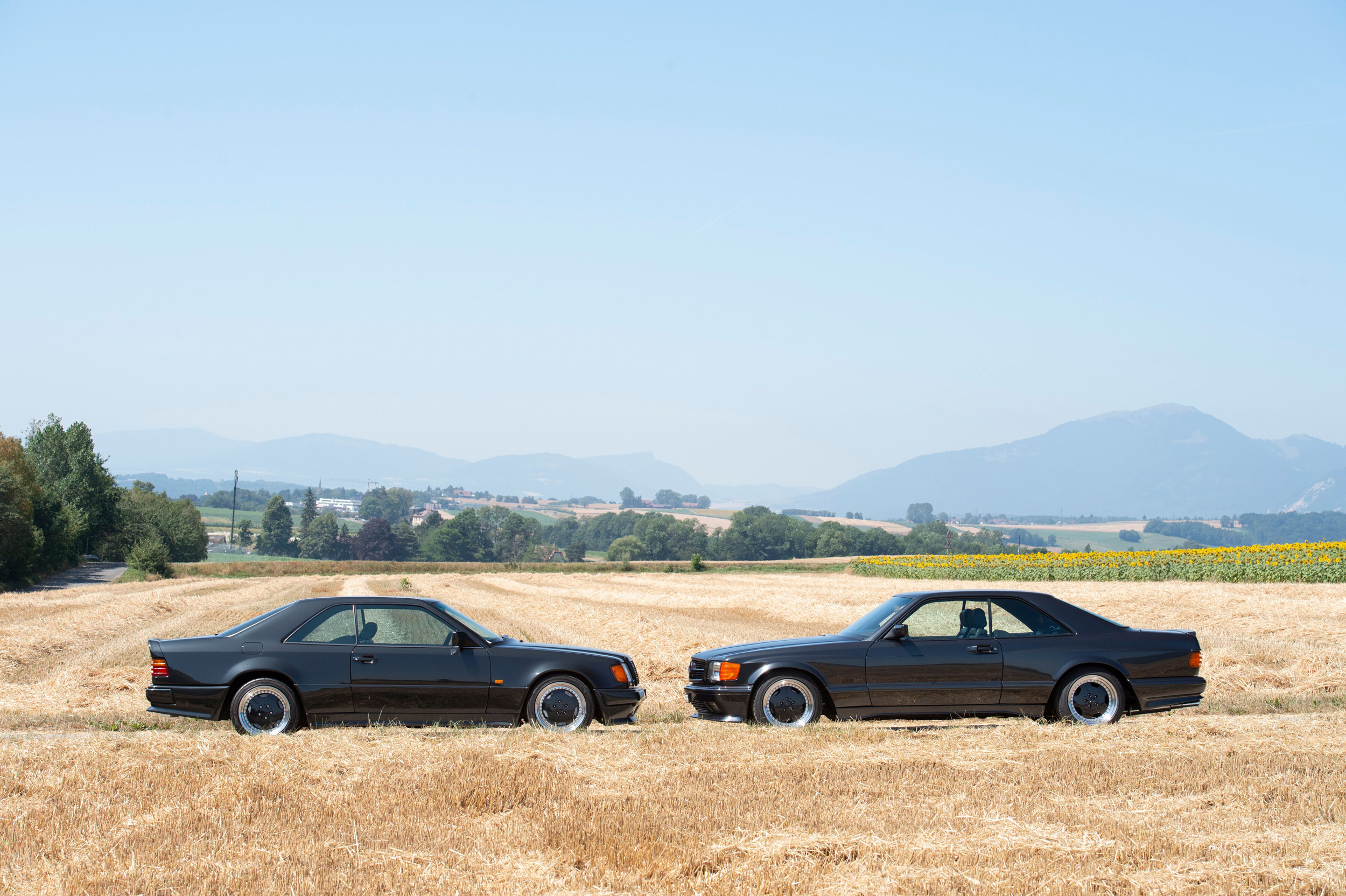190905 The1992 Mercedes-Benz 300 CE 6.0 AMG ‘Hammer’ and 1991 Mercedes-Benz 560 SEC AMG DOHC 6.0 ‘Wide-body’ (Credit - Tom Wood © 2019 Courtesy of RM Sotheby’s)
