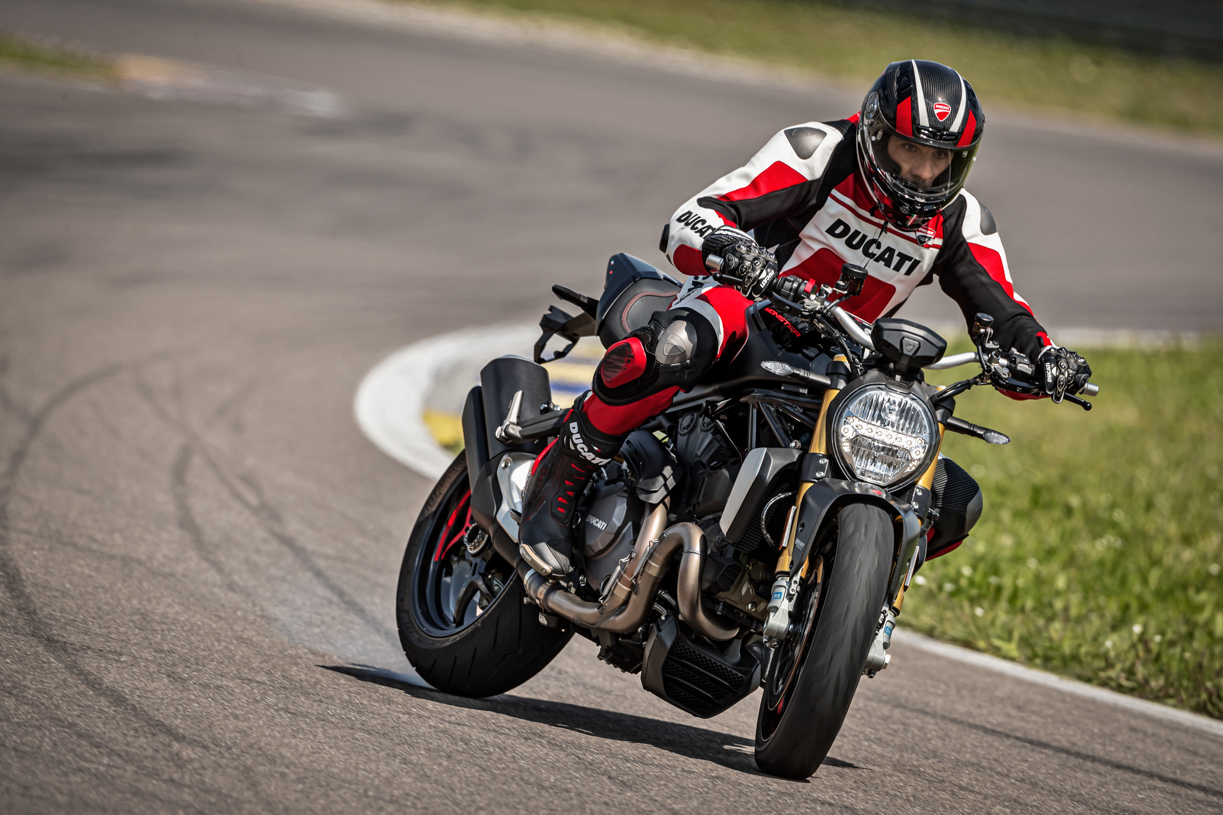 2020 Ducati Monster 1200 S - The Motorcycle Shows