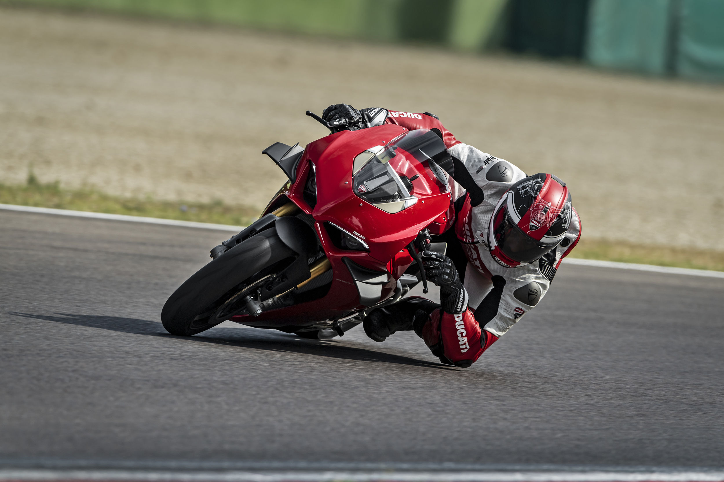 2020 Ducati Panigale V4 S - The Motorcycle Shows