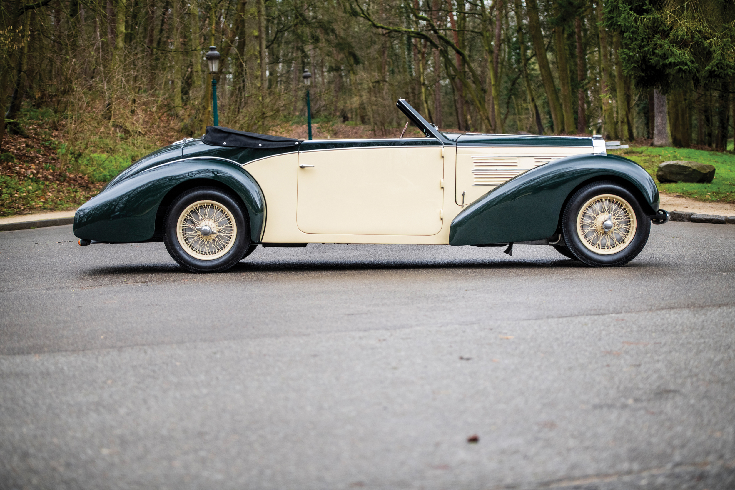 1938 Bugatti Type 57 Cabriolet Remi Dargegen © 2020 Courtesy of RM Sotheby's