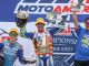 201024 Toni Elias celebrates his 2017 Superbike Championship with teammate Roger Hayden and Don Sakakura from Yoshimura (678)