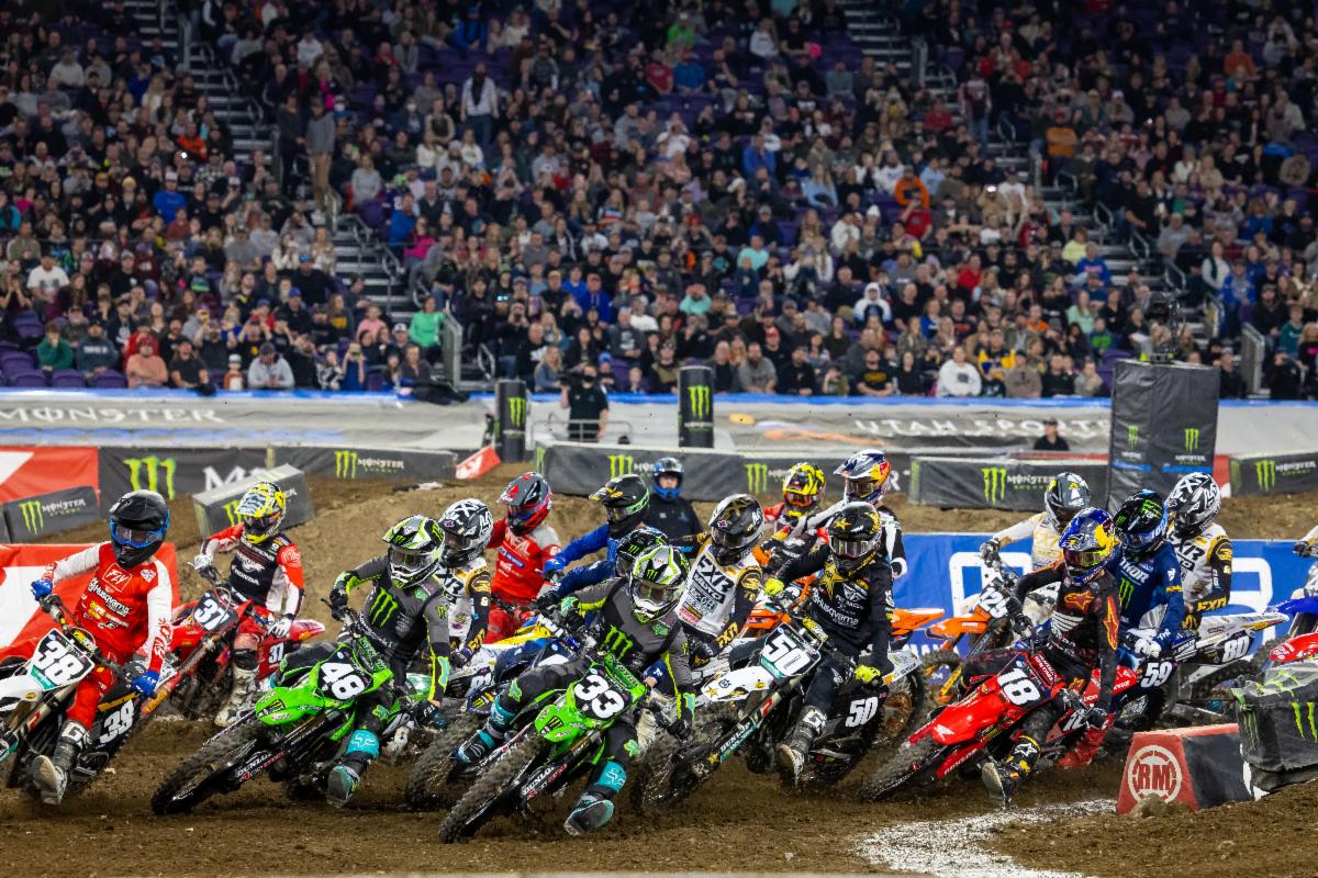 Jett Lawrence (18) kicked off the Eastern Regional 250SX Class Championship with a win - Minneapolis Supercross