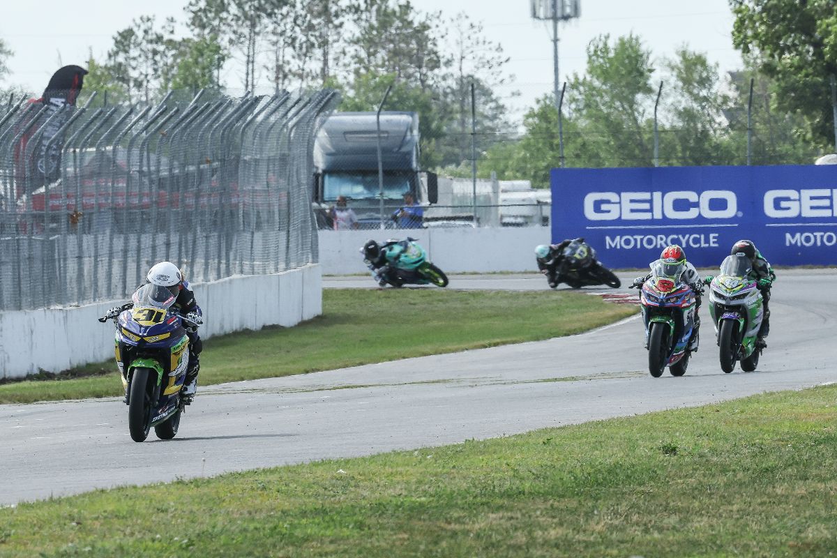 220731 Kayla Yaakov (31) took the lead on the final lap of the SportbikeTrackGear.com Junior Cup