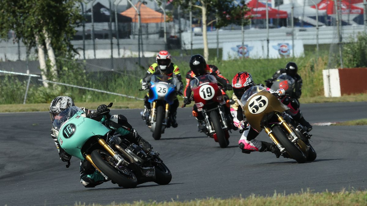 220731 Kayleigh Buyck (16) won the Royal Enfield Build. Train. Race battle with Chloe Peterson (55)