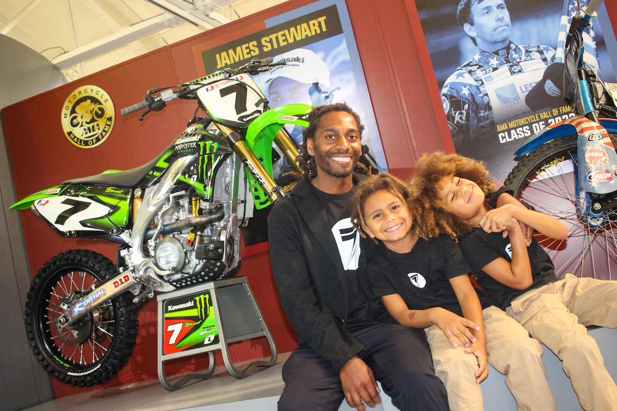 221031 Stewart was joined by his children