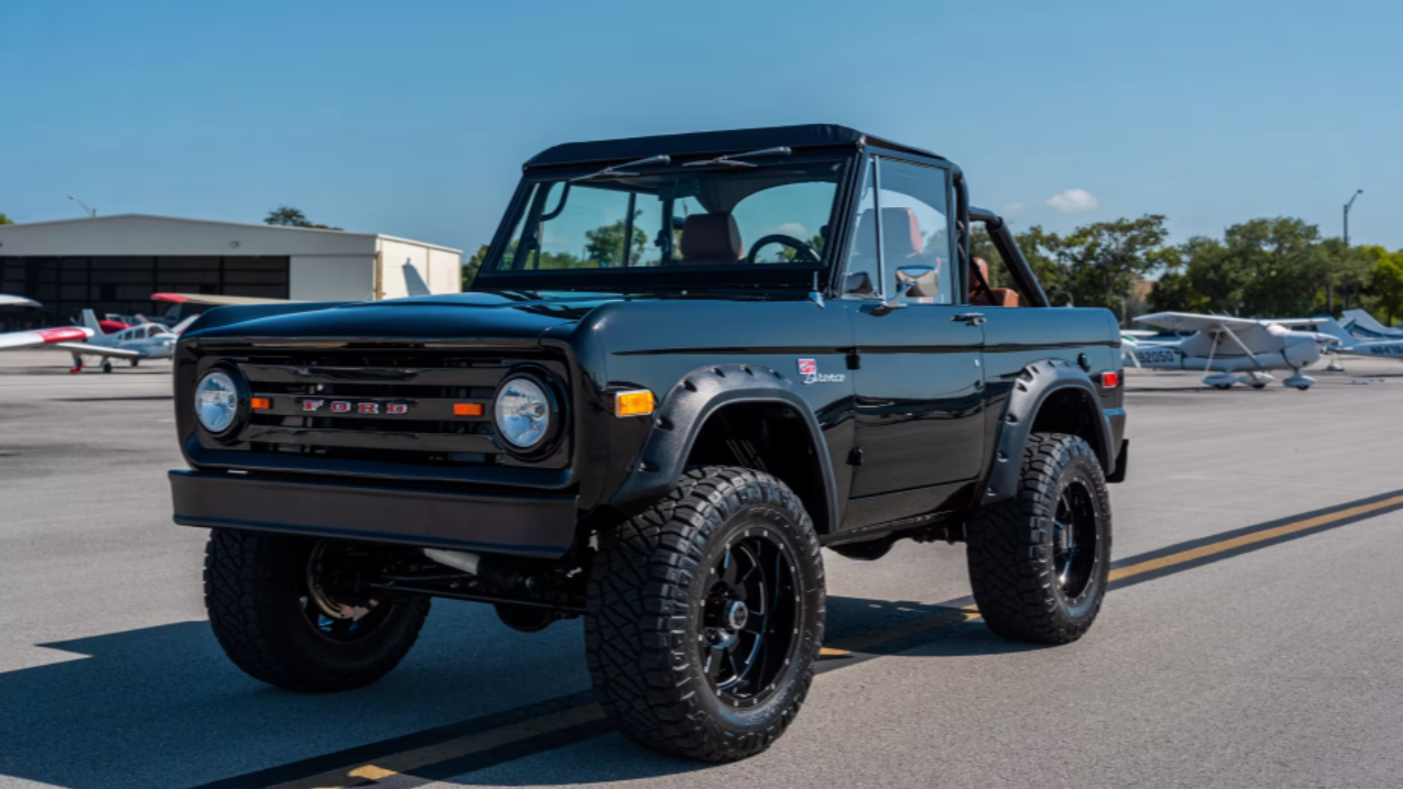 1970 Ford Bronco Custom (Lot S144)